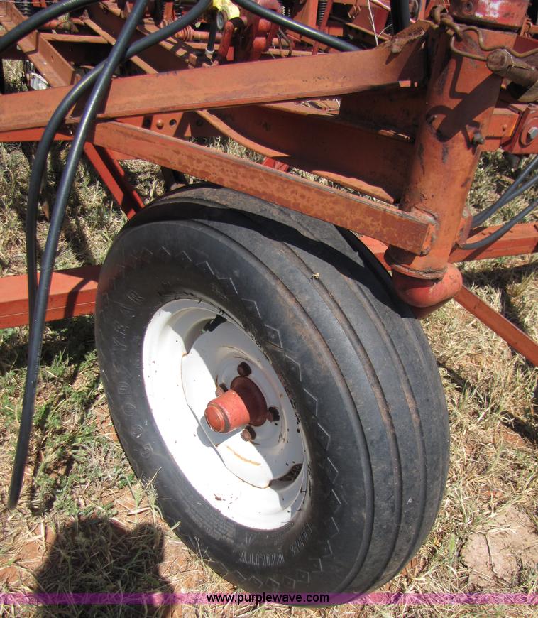 image for item 3069 International 150 24' drill