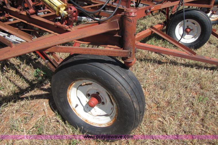 image for item 3069 International 150 24' drill