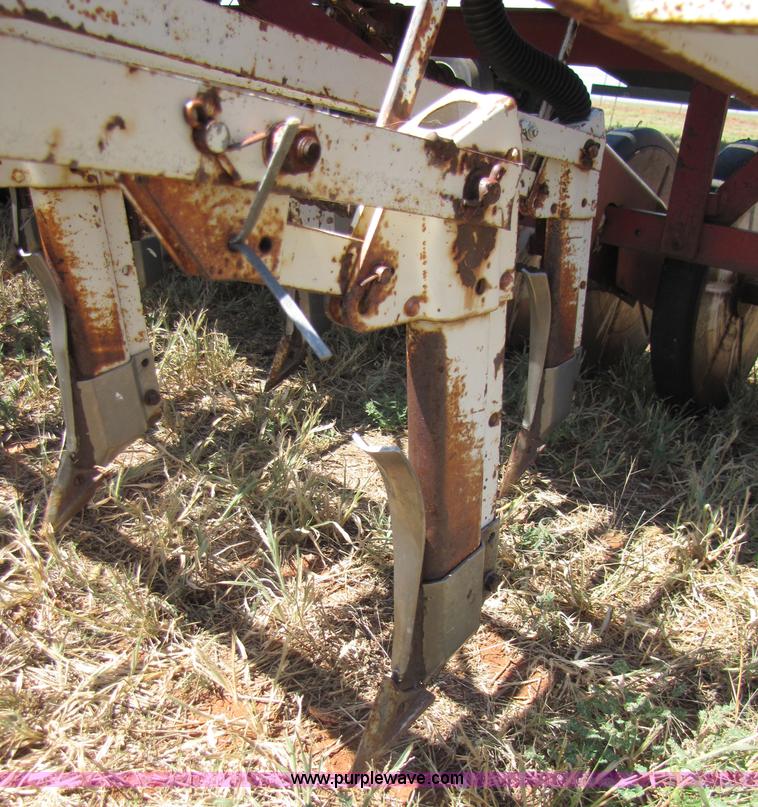 image for item 3069 International 150 24' drill