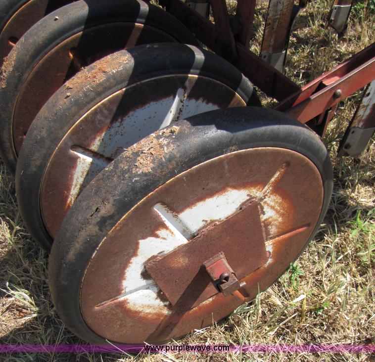 image for item 3069 International 150 24' drill