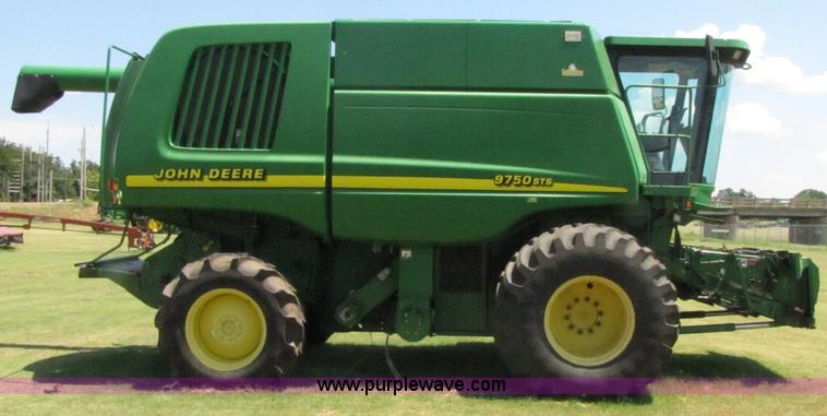 image for item 3071 2000 John Deere 9750STS RWA combine