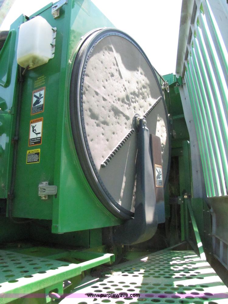 image for item 3071 2000 John Deere 9750STS RWA combine