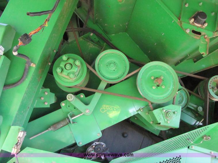 image for item 3071 2000 John Deere 9750STS RWA combine