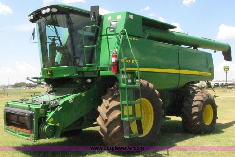 image for item 3072 2008 John Deere 9770STS combine