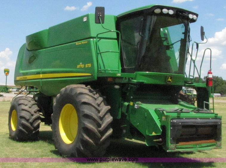image for item 3072 2008 John Deere 9770STS combine