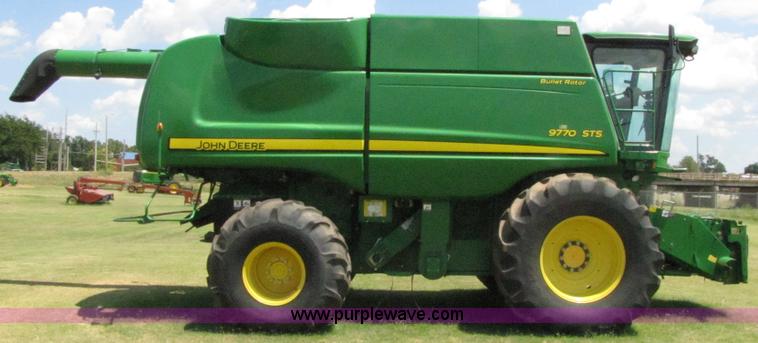 image for item 3072 2008 John Deere 9770STS combine