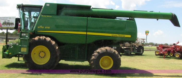 image for item 3072 2008 John Deere 9770STS combine