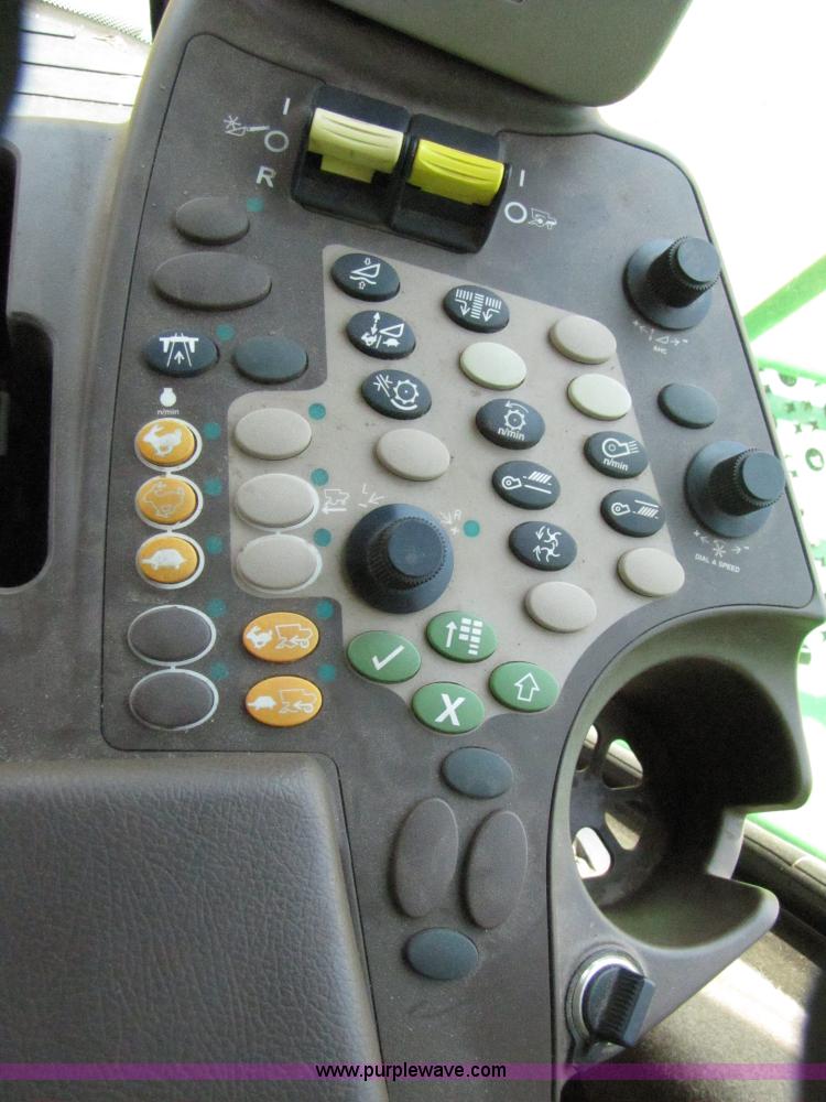 image for item 3072 2008 John Deere 9770STS combine