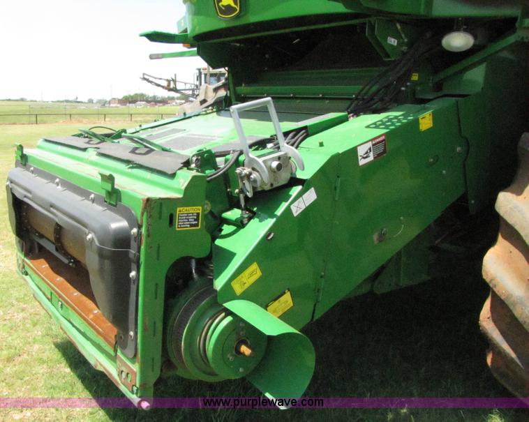 image for item 3072 2008 John Deere 9770STS combine