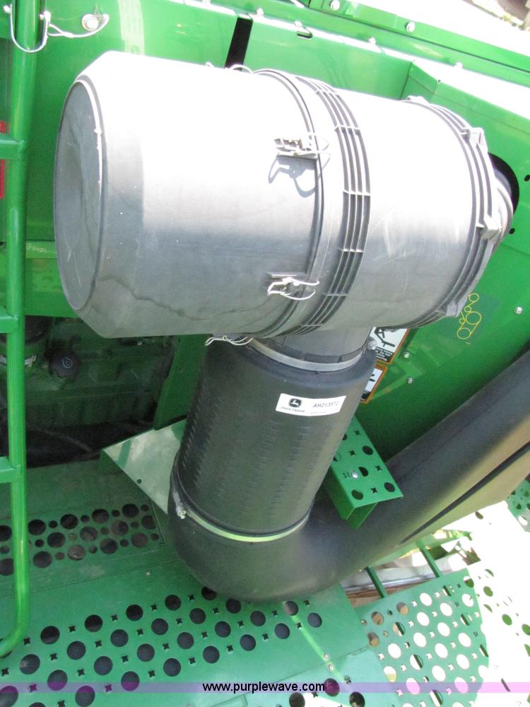 image for item 3072 2008 John Deere 9770STS combine