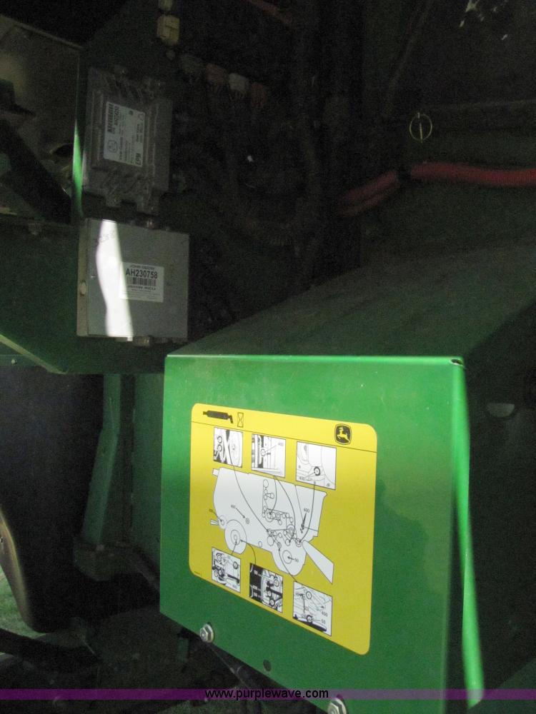 image for item 3072 2008 John Deere 9770STS combine