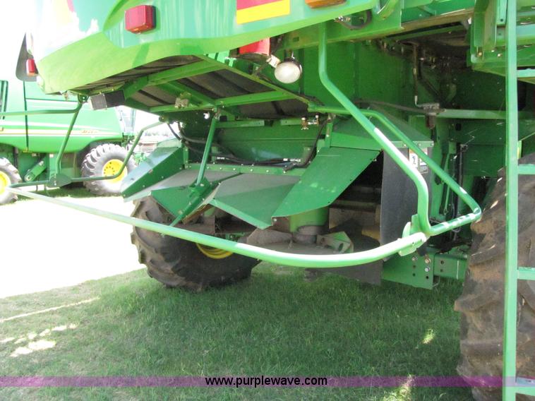 image for item 3072 2008 John Deere 9770STS combine