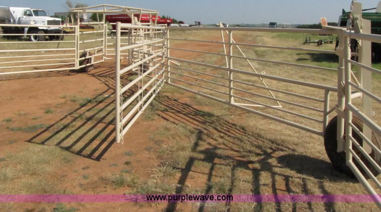 image for item 3073 Wilson portable corral system