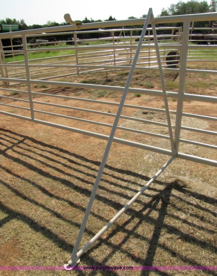 image for item 3073 Wilson portable corral system