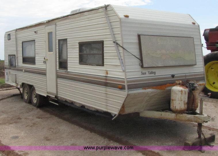 image for item 3074 1990 Sun Valley 298 29' camper trailer