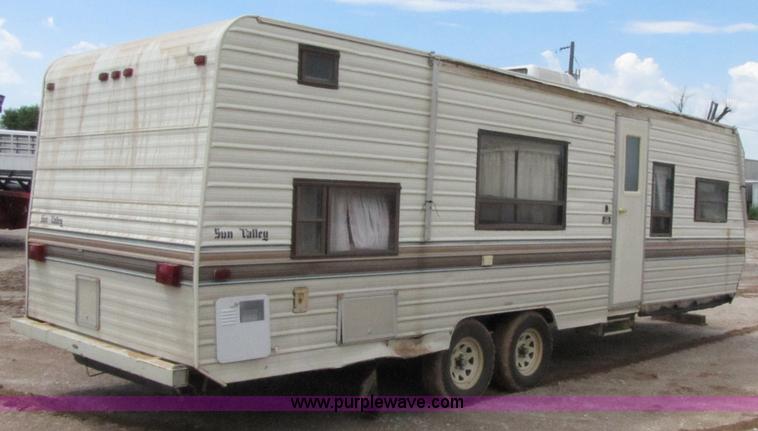 image for item 3074 1990 Sun Valley 298 29' camper trailer