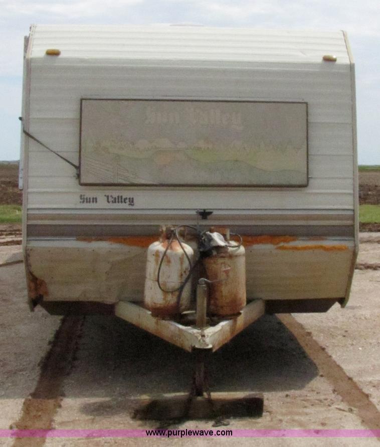 image for item 3074 1990 Sun Valley 298 29' camper trailer