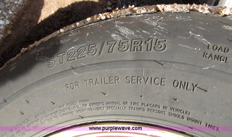 image for item 3074 1990 Sun Valley 298 29' camper trailer