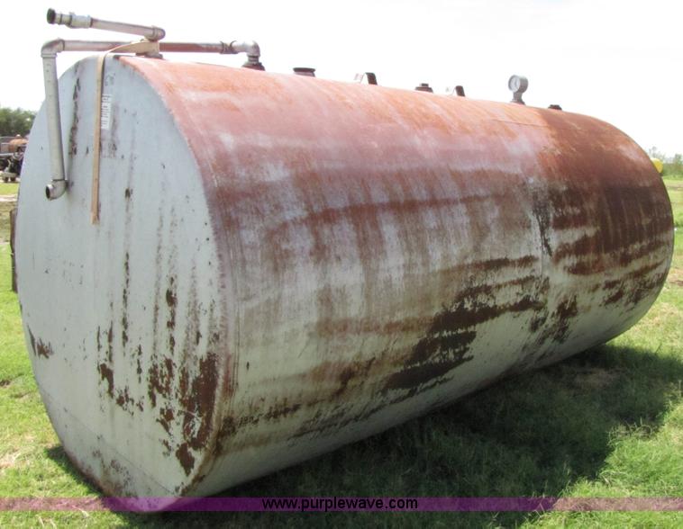 image for item 3078 6000 gallon fuel tank