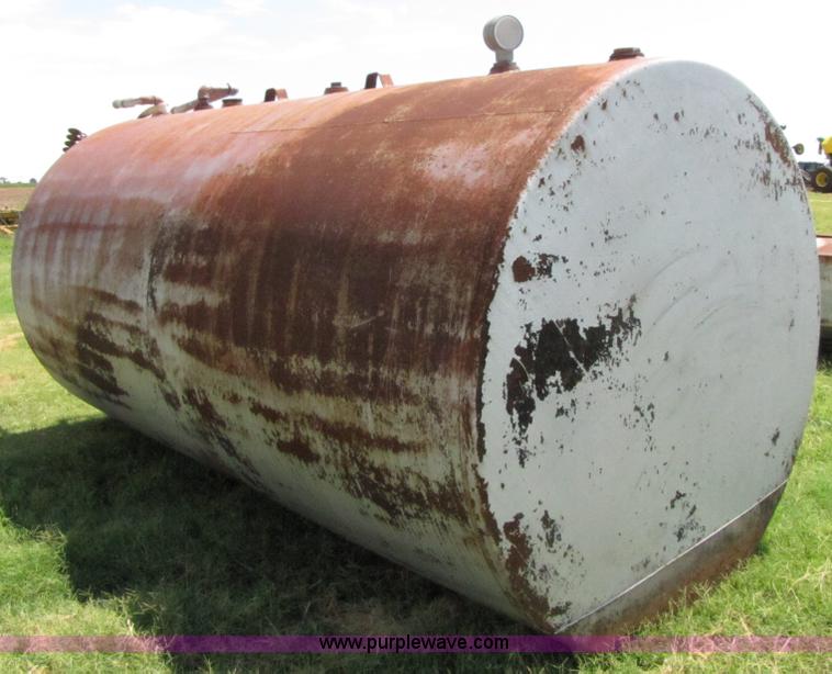 image for item 3078 6000 gallon fuel tank