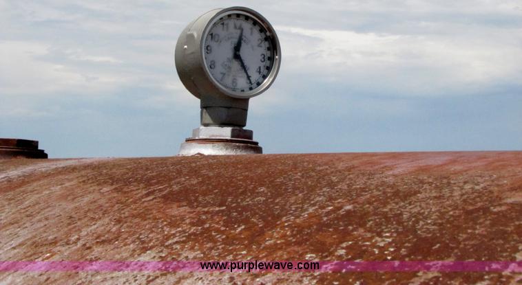 image for item 3078 6000 gallon fuel tank