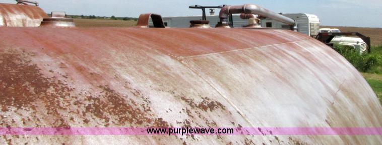image for item 3078 6000 gallon fuel tank