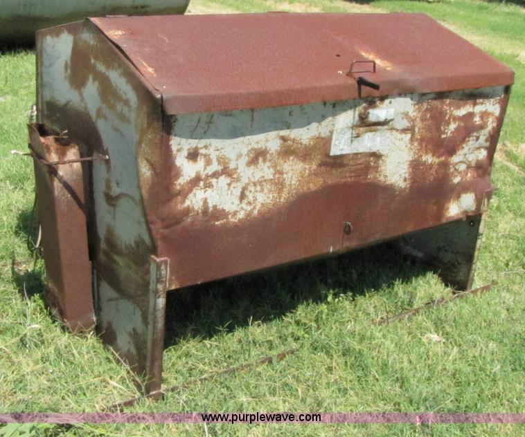 image for item 3079 Bar-Six cake feeder