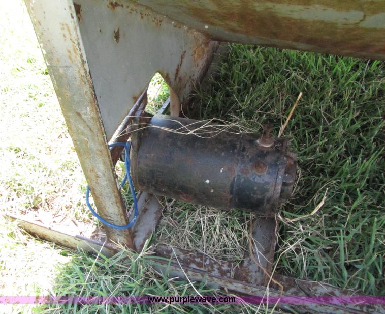 image for item 3079 Bar-Six cake feeder