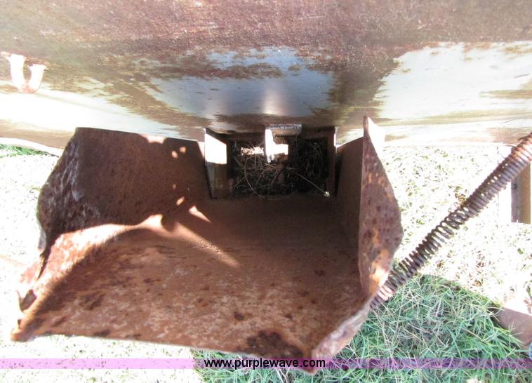 image for item 3079 Bar-Six cake feeder