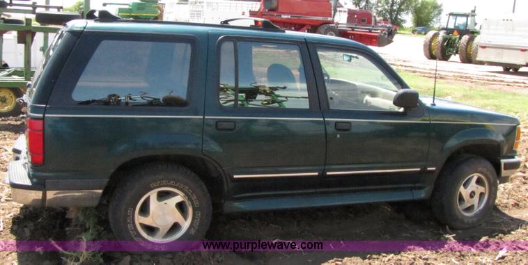 image for item 3080 1994 Ford Explorer