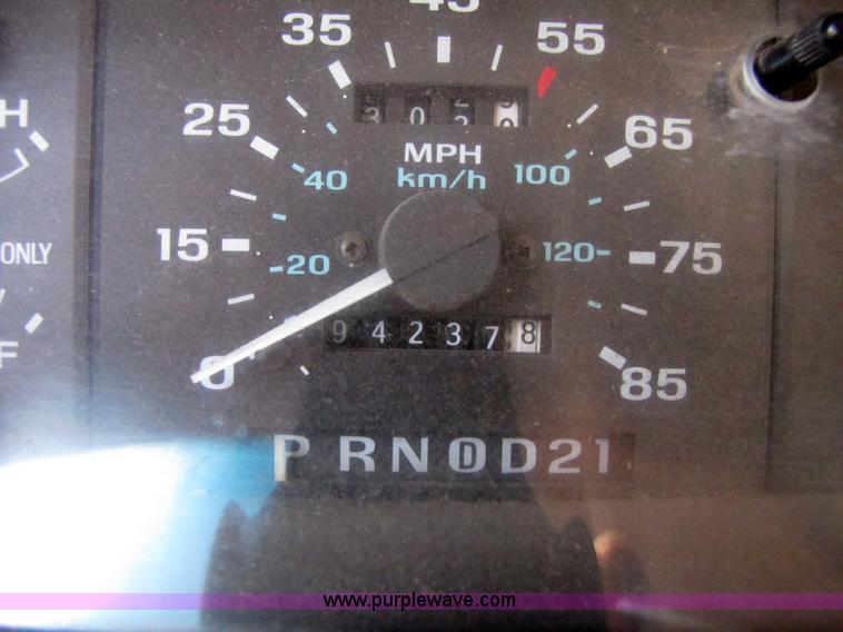 image for item 3080 1994 Ford Explorer