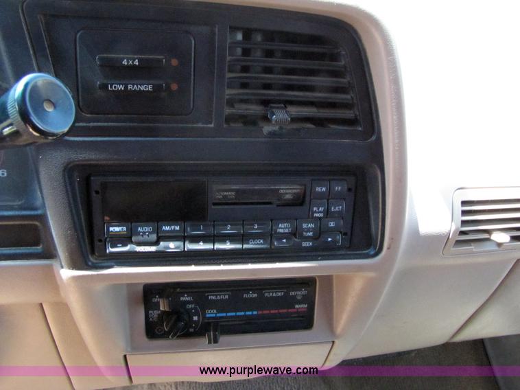 image for item 3080 1994 Ford Explorer