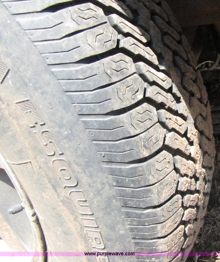 image for item 3080 1994 Ford Explorer