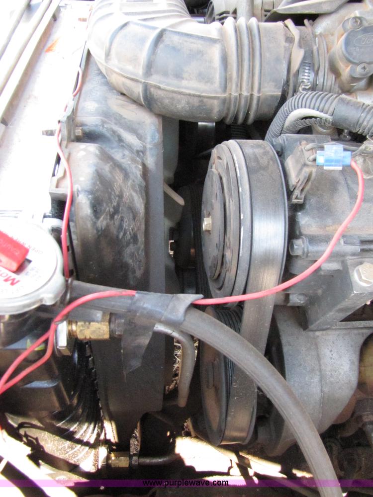 image for item 3080 1994 Ford Explorer