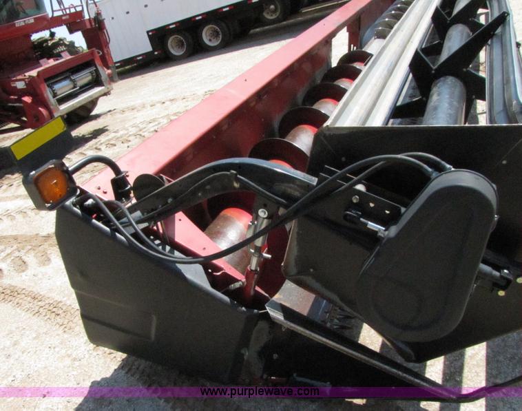 image for item 3084 2004 Case IH 1010 30' rigid platform