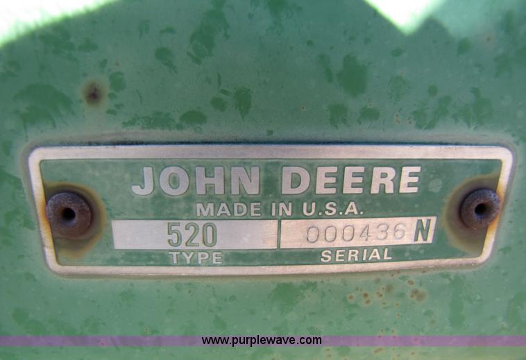 image for item 3423 John Deere 520 grain drill