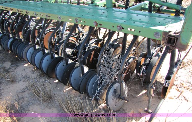 image for item 3423 John Deere 520 grain drill