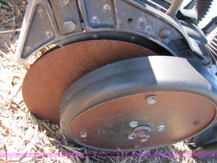 image for item 3423 John Deere 520 grain drill