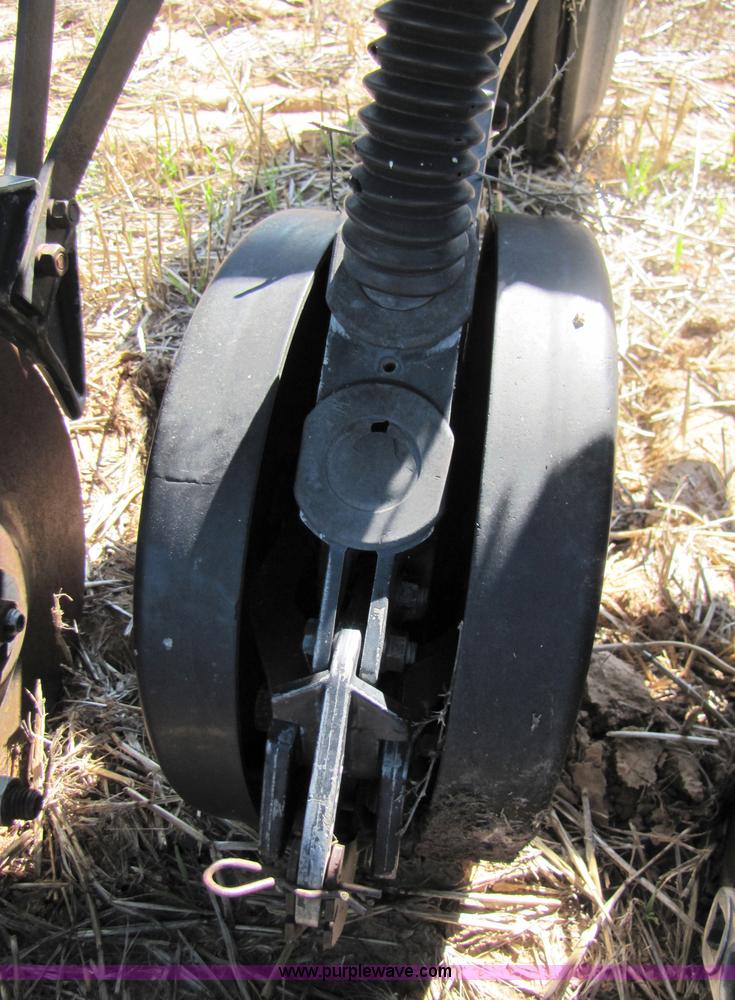 image for item 3423 John Deere 520 grain drill