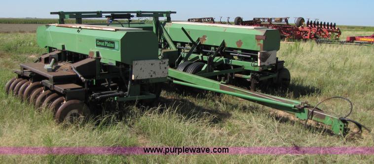 image for item 3424 Great Plains folding hoe drill