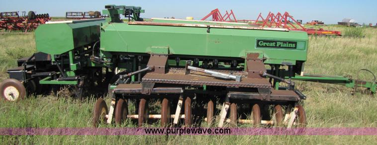 image for item 3424 Great Plains folding hoe drill