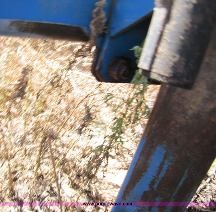 image for item 3432 Kinze 840 grain cart