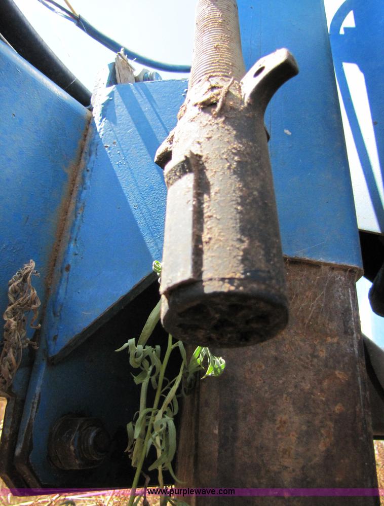 image for item 3432 Kinze 840 grain cart