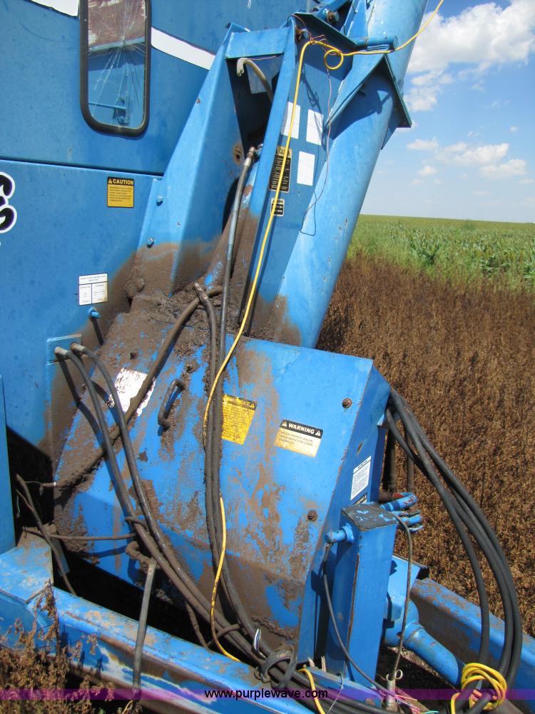 image for item 3432 Kinze 840 grain cart