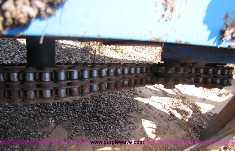 image for item 3432 Kinze 840 grain cart