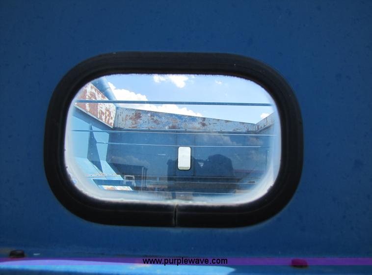 image for item 3432 Kinze 840 grain cart