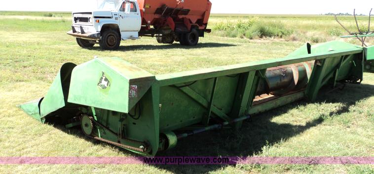 image for item 3435 John Deere 853 all crop header