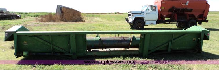 image for item 3435 John Deere 853 all crop header