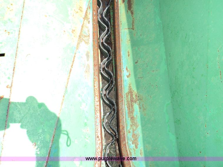 image for item 3435 John Deere 853 all crop header