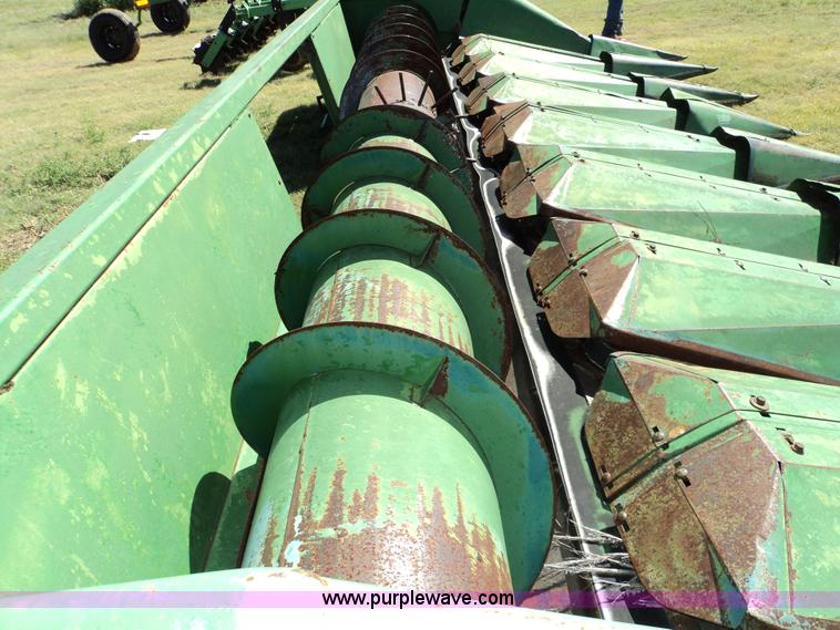 image for item 3435 John Deere 853 all crop header